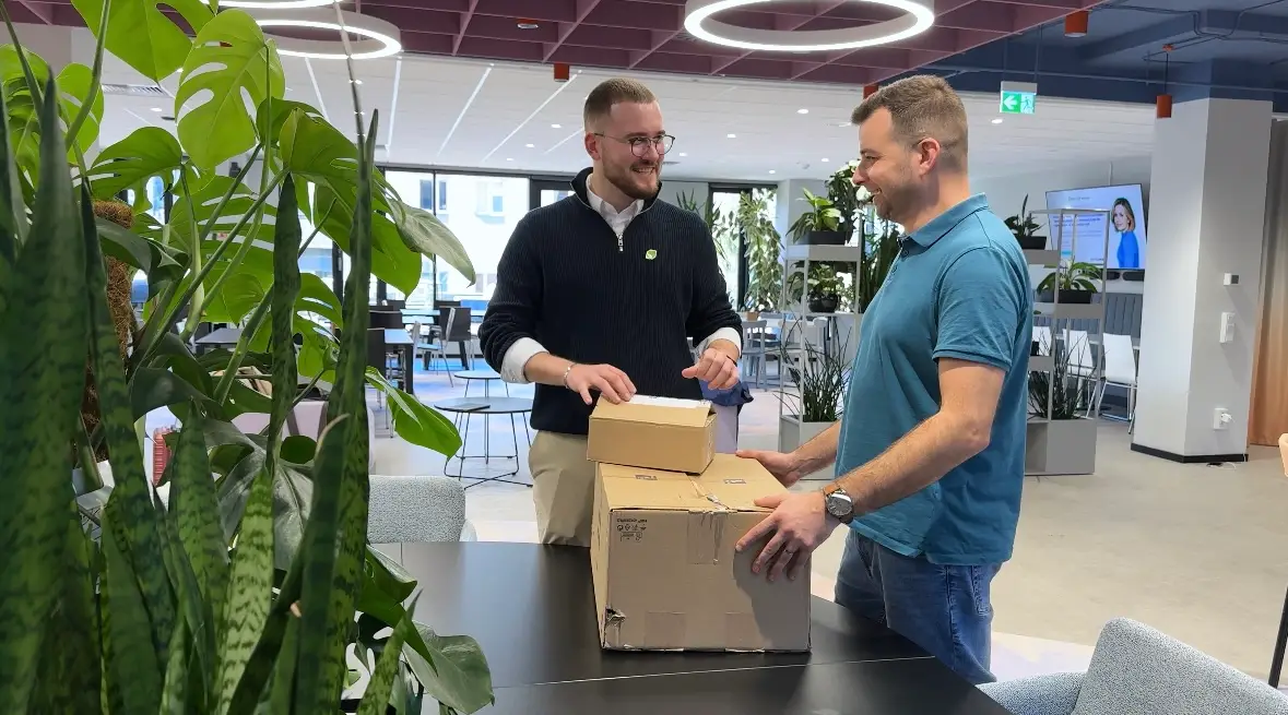 Zespół Fresh Office podczas realizacji usług w biurze